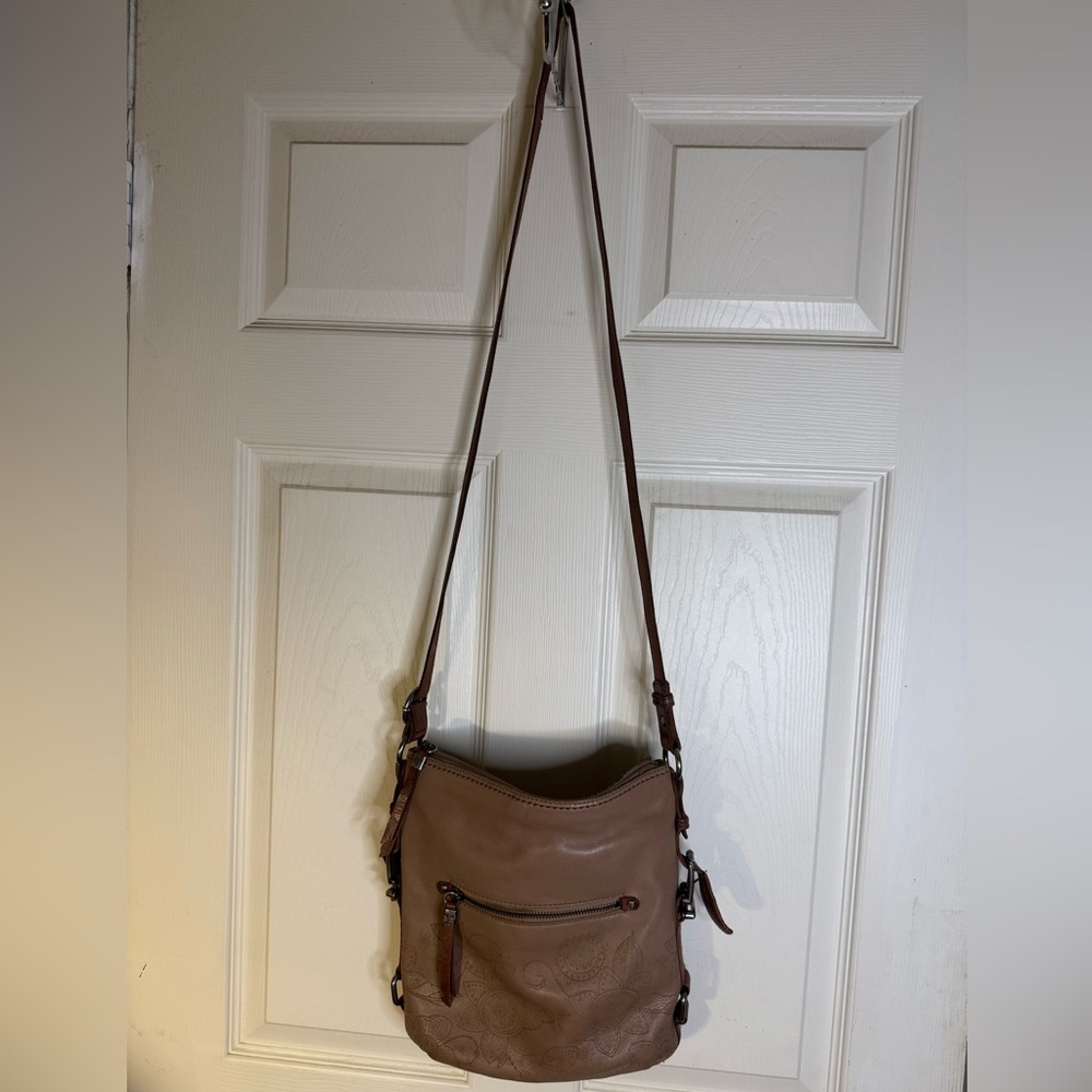The Sak Tan Leather Crossbody Bag - Picture 4 of 11